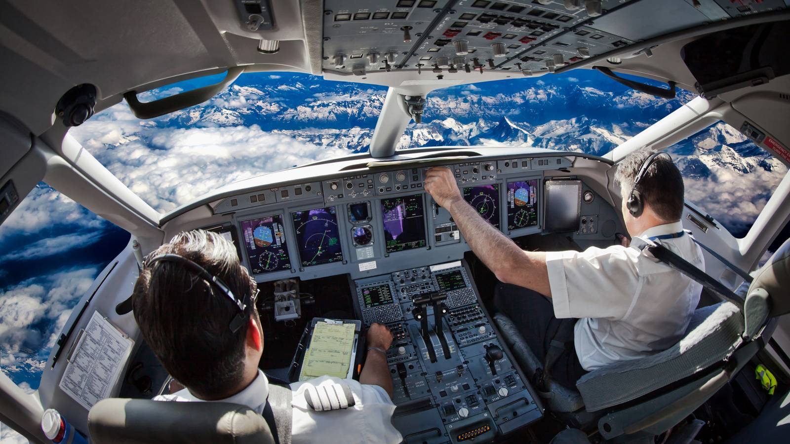 Hypoxia In Aviation: A Technical Guide To Its Causes & Impacts