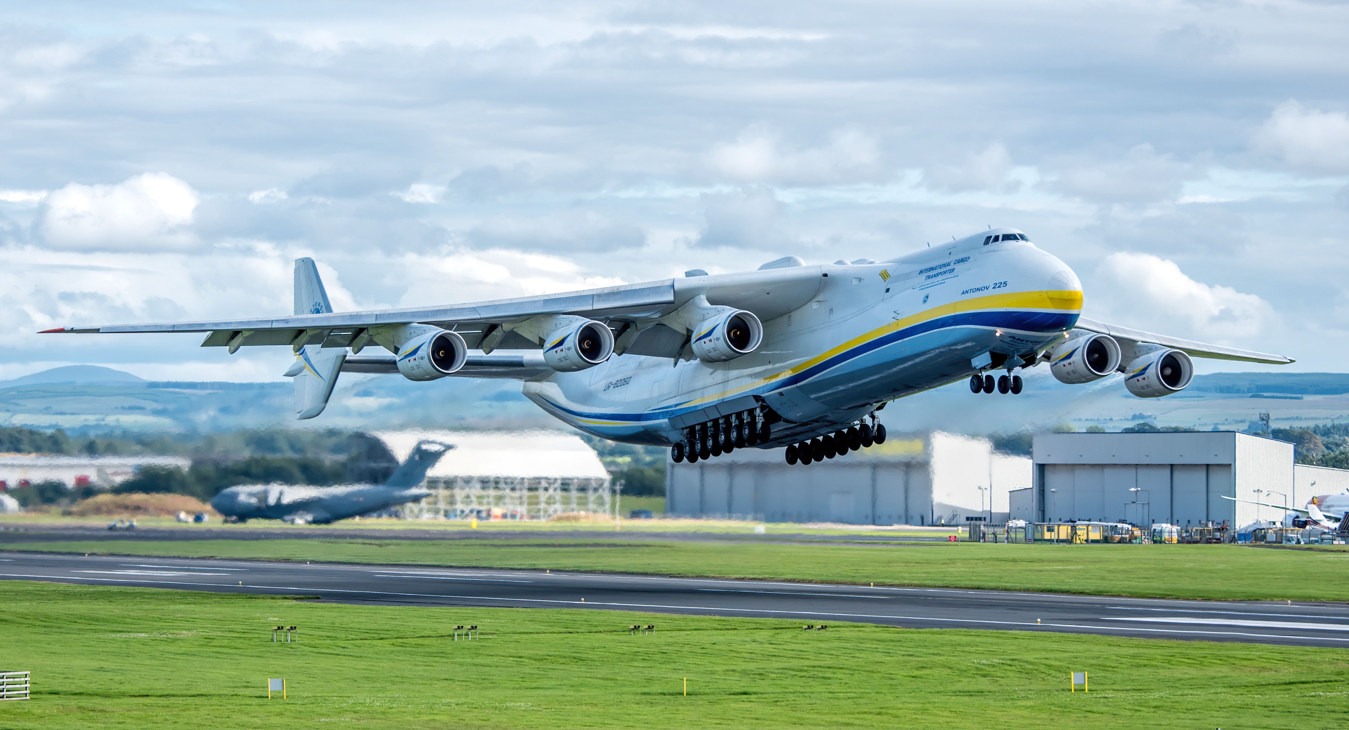 Antonov An225 wallpapers. Download Antonov An225 high resolution wallpapers  for free. Antonov AN225… | High resolution wallpapers, Cargo aircraft,  Wallpaper gallery