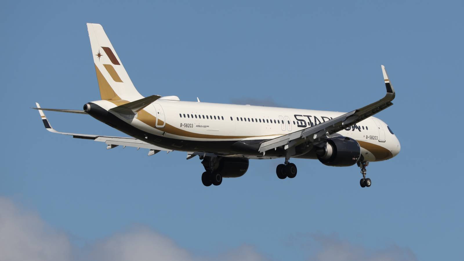 Starlux Prepares For Los Angeles Flights Next Month As It Becomes Partner Of The LA Clippers