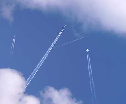 Random Route Flying Flying The Tracks: How Commercial Airliners Cross The North Atlantic Ocean