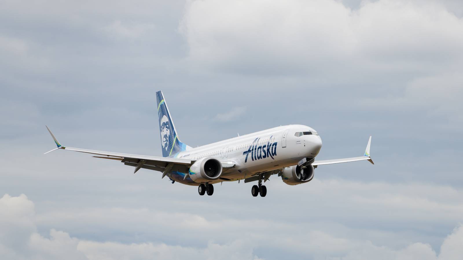 Alaska Airlines Doubles Food Options For First Class Passengers