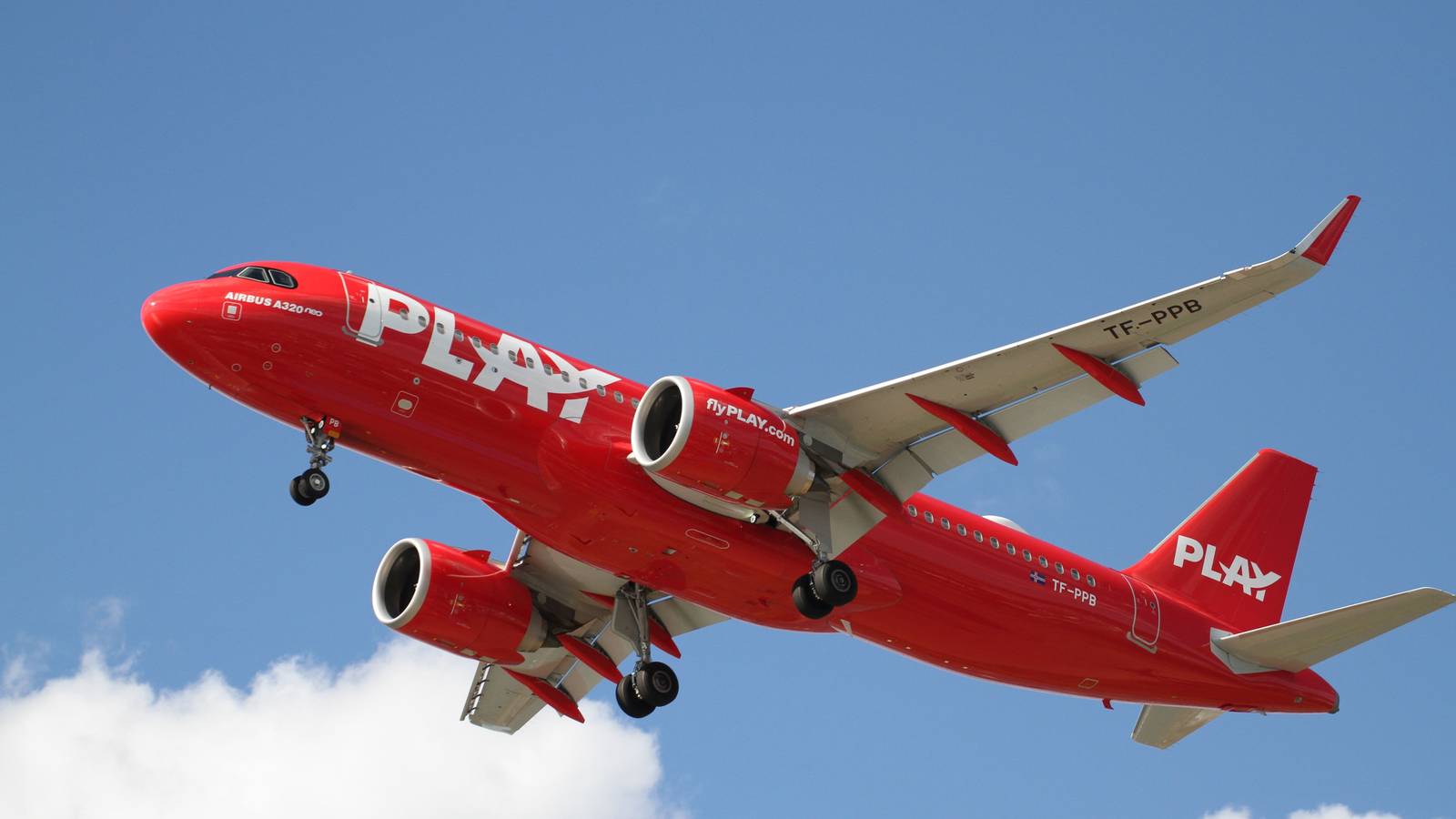 PLAY Operates Its Inaugural Flight To Warsaw