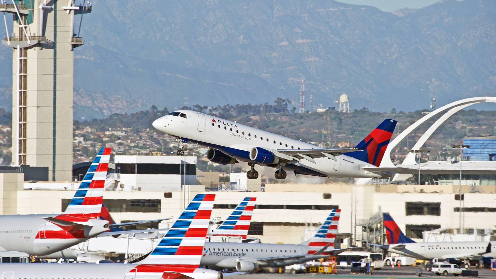 Comparing The US Big 3 Airlines' Capacity Trends This Summer
