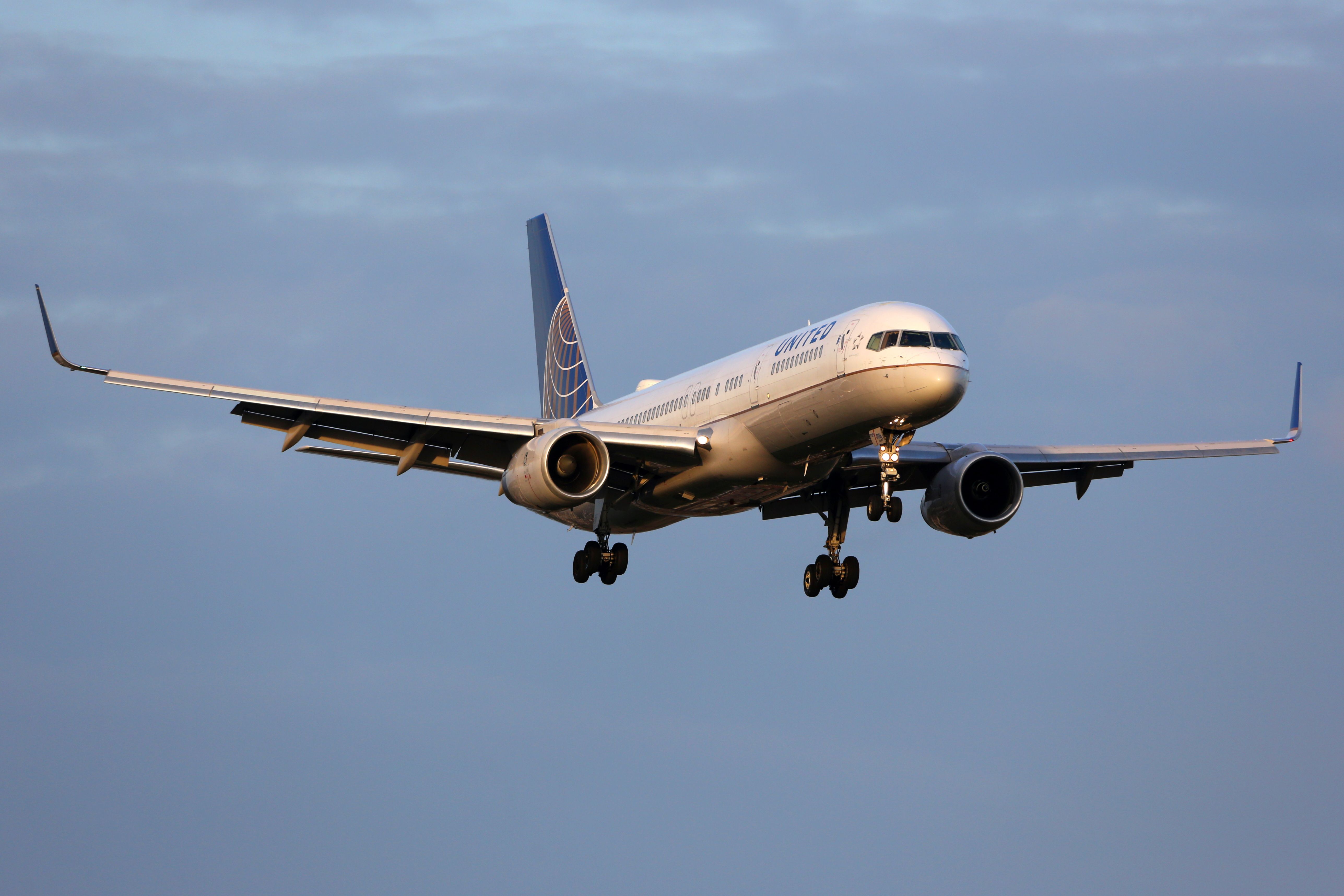 United Passenger Alleges Ground Handlers Stole Expensive Scotch