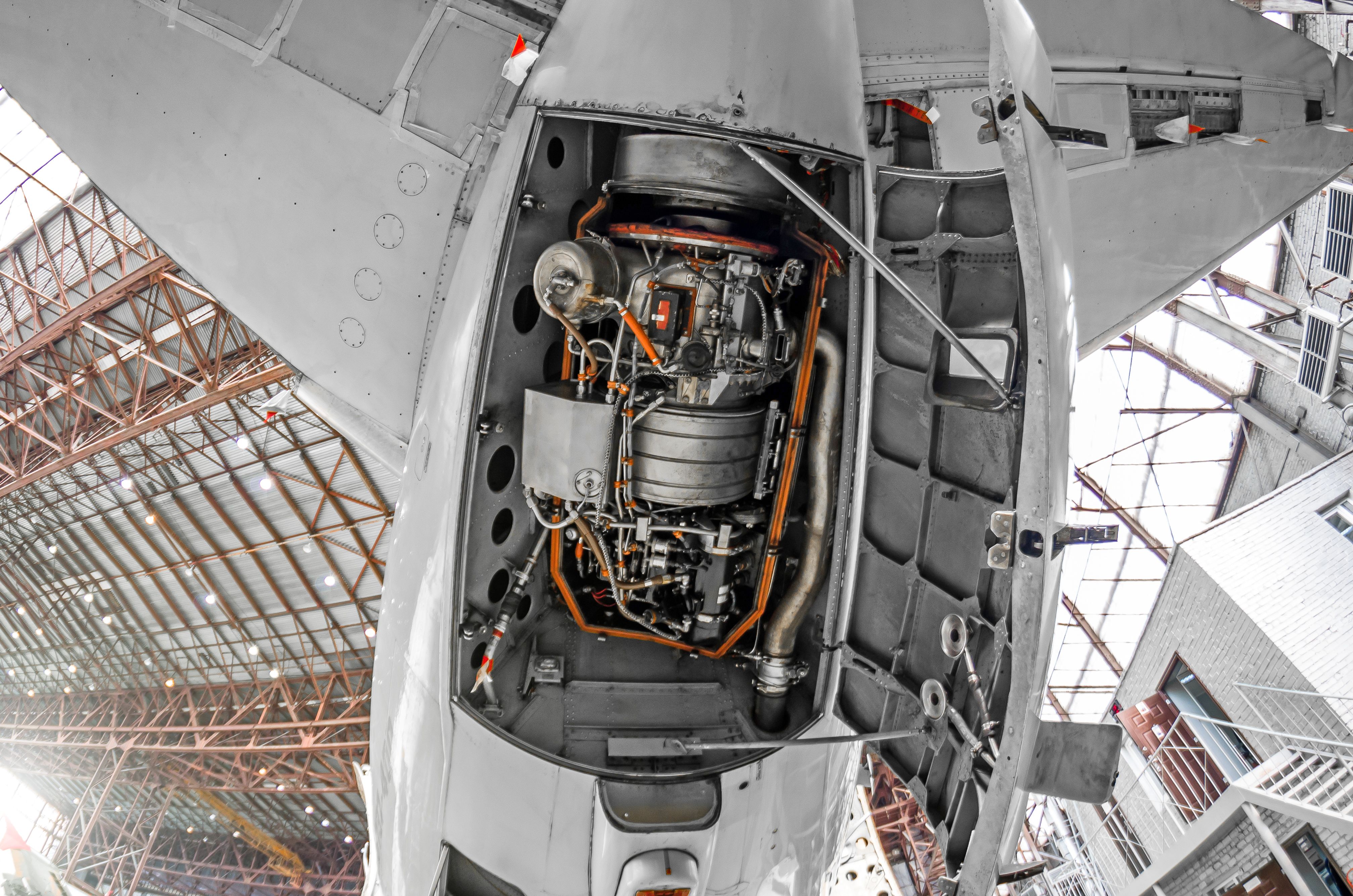 Fuel Cell Vs Gas Turbine: Comparing The Two Types Of Auxiliary Power Units