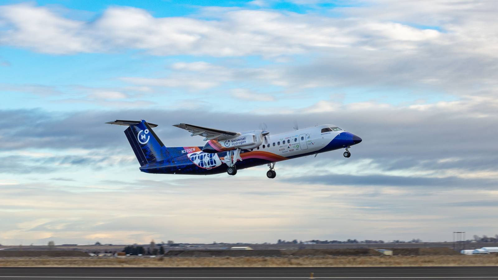 Universal Hydrogen: The Dash 8 With An Electric Engine