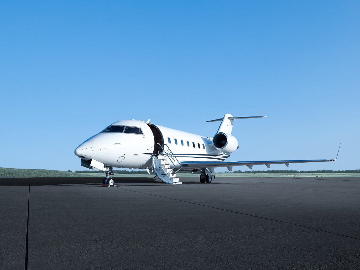 Luxury Amenities On Private Jets: From Fine Dining To Spa Service