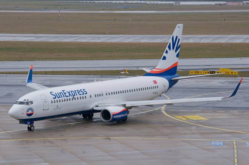 SunExpress 737