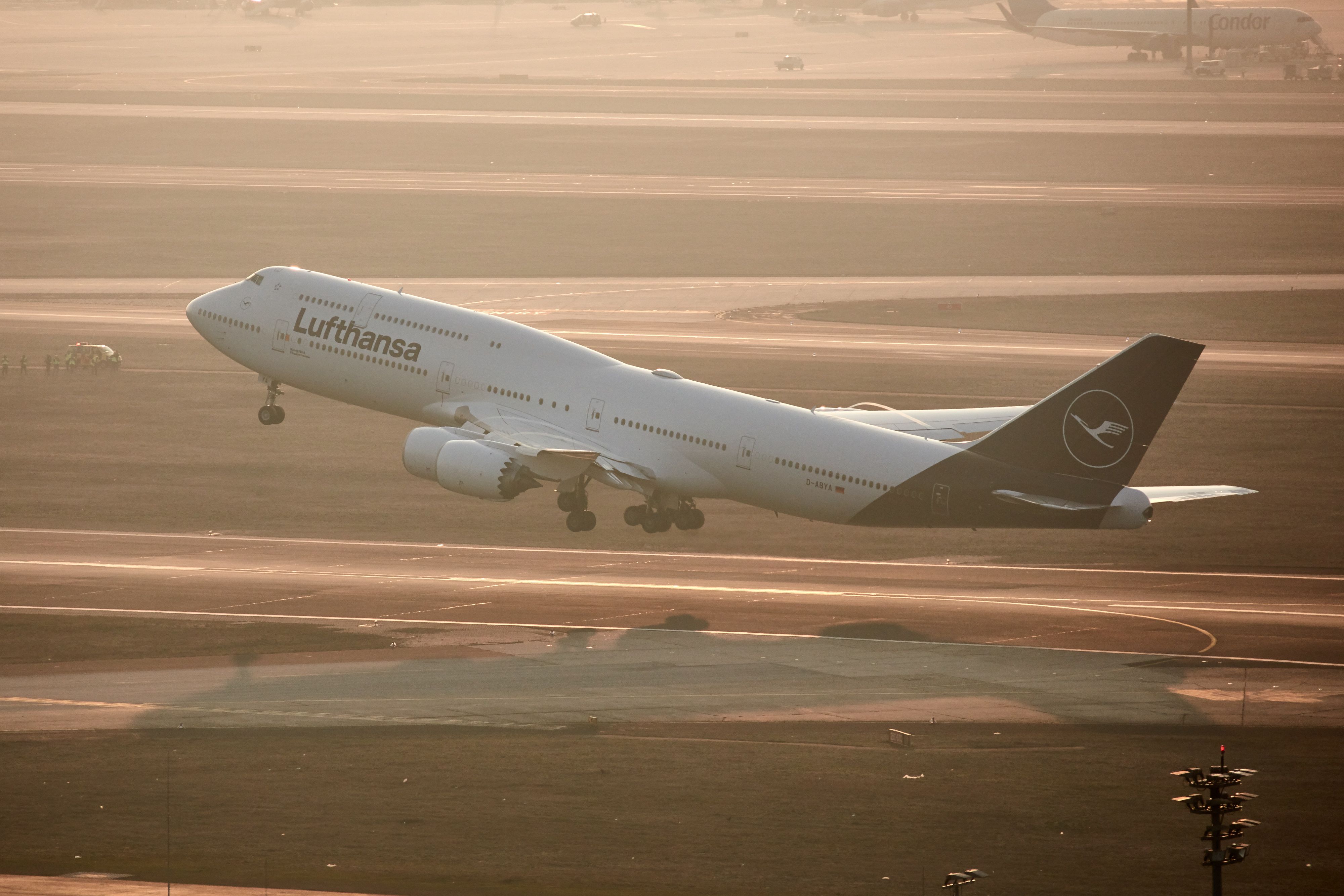 Lufthansa Boeing 747-8 Returns To Frankfurt With Hydraulic Issues