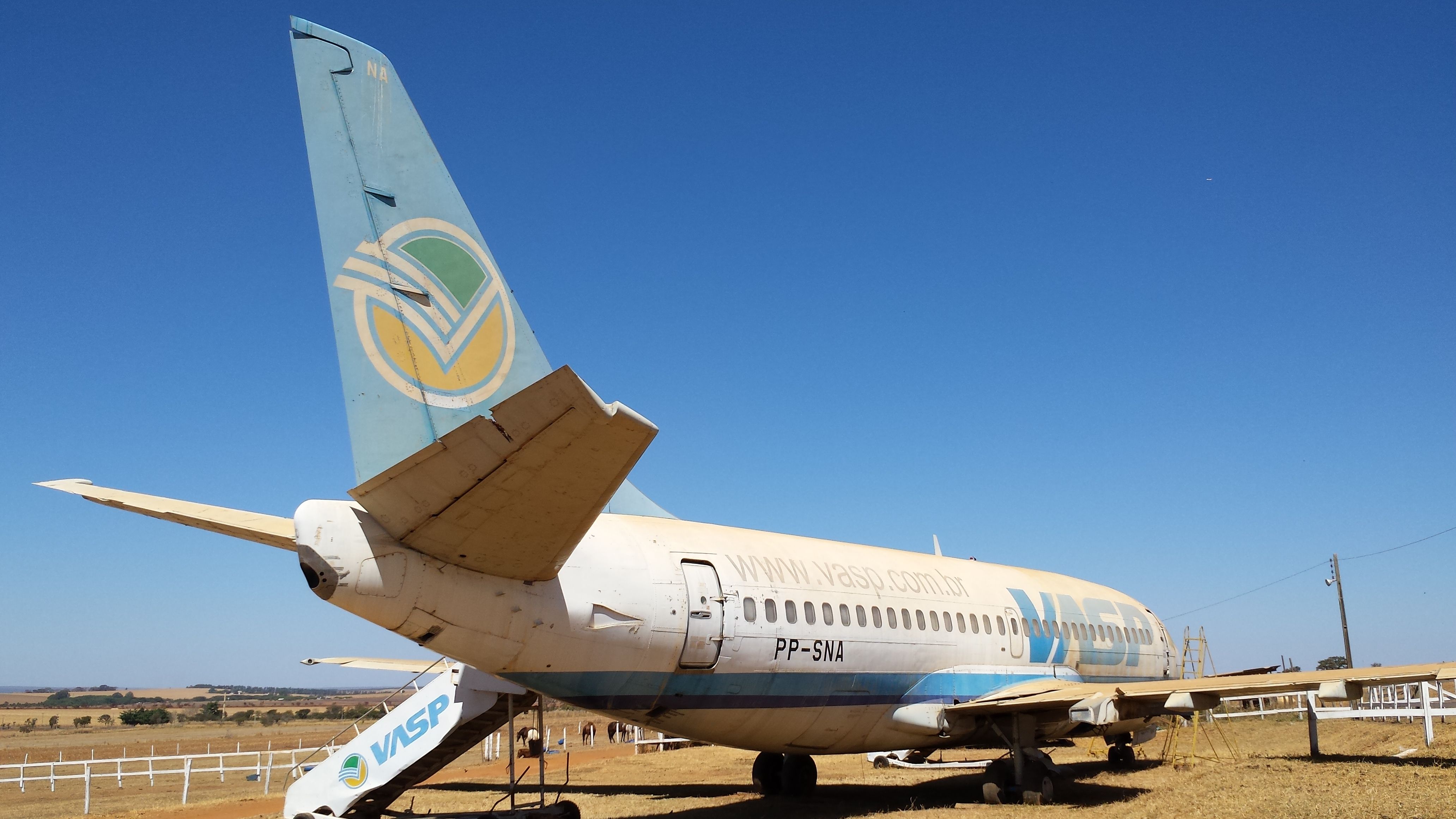 An Old Boeing 737-200 Will Become An Electronic Music Venue In Brazil