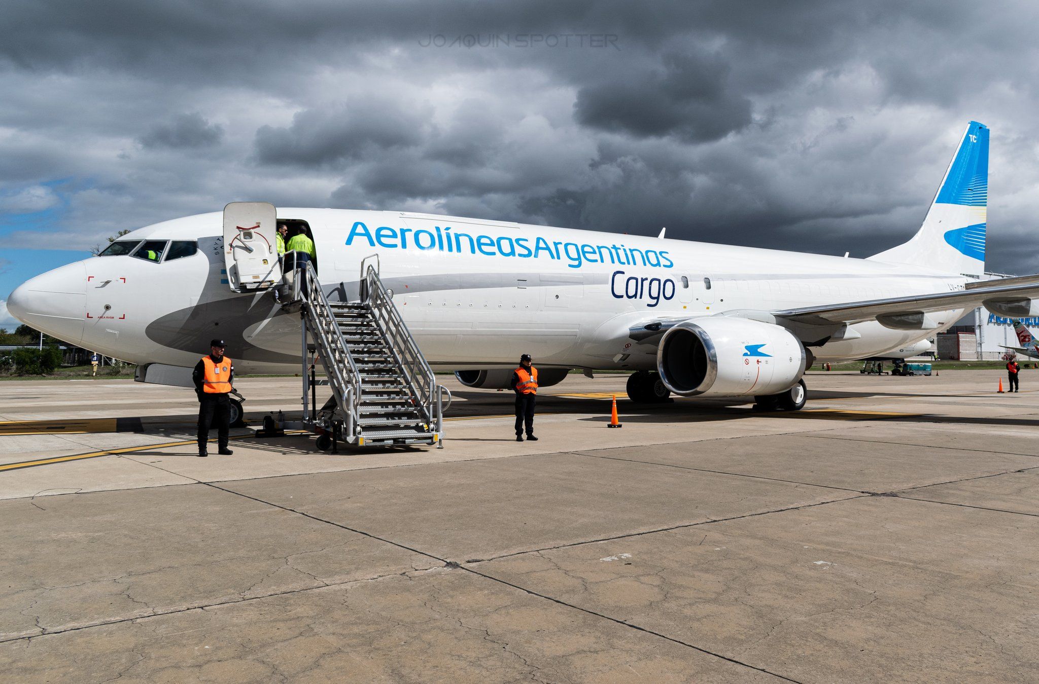Aerolineas Argentinas Receives Its 1st Boeing 737-800BCF