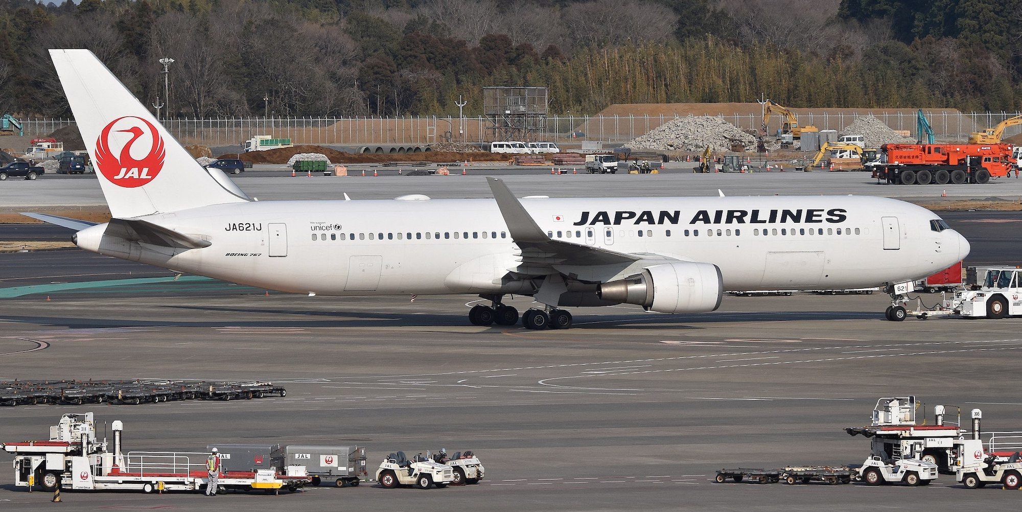 Rumbles & Bangs: Japan Airlines Boeing 767-300ER Encounters Engine