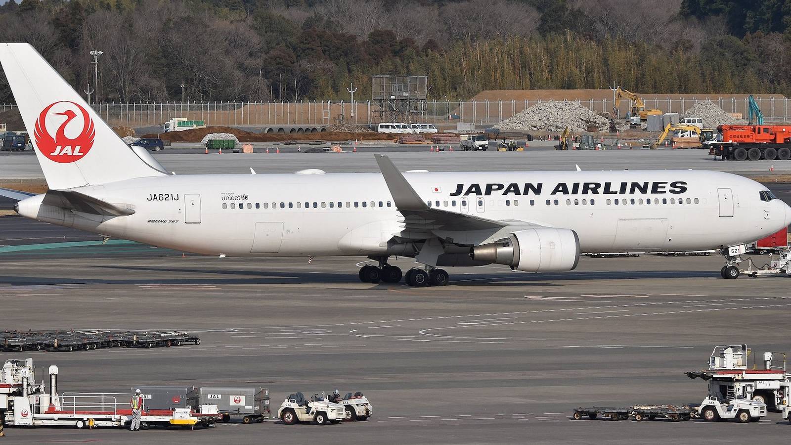 Rumbles & Bangs: Japan Airlines Boeing 767-300ER Encounters Engine