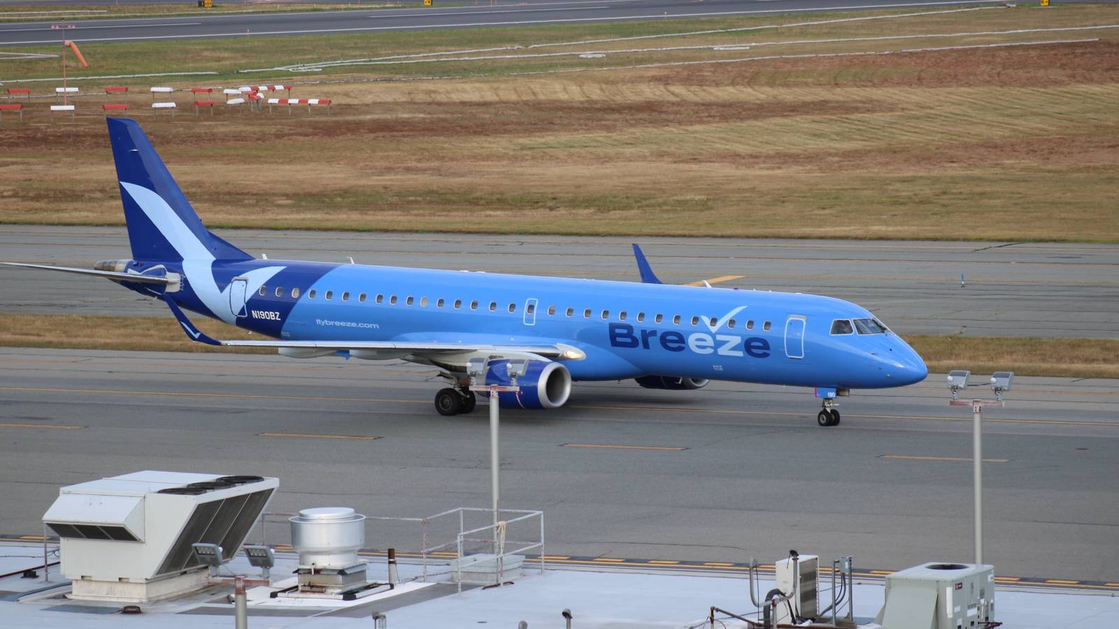 How Breeze Airways' Business Model Differs From Other Carriers