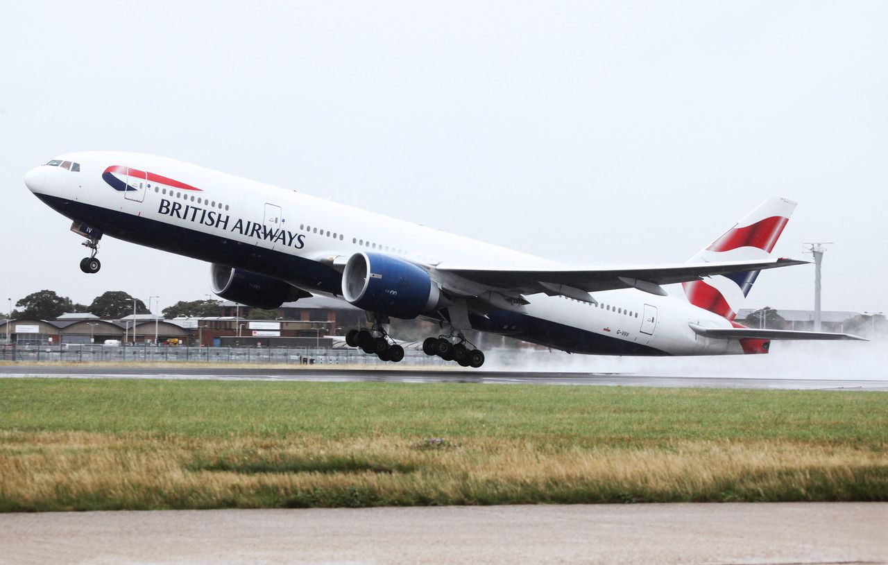 How & Why Flying Can Make You Hungry