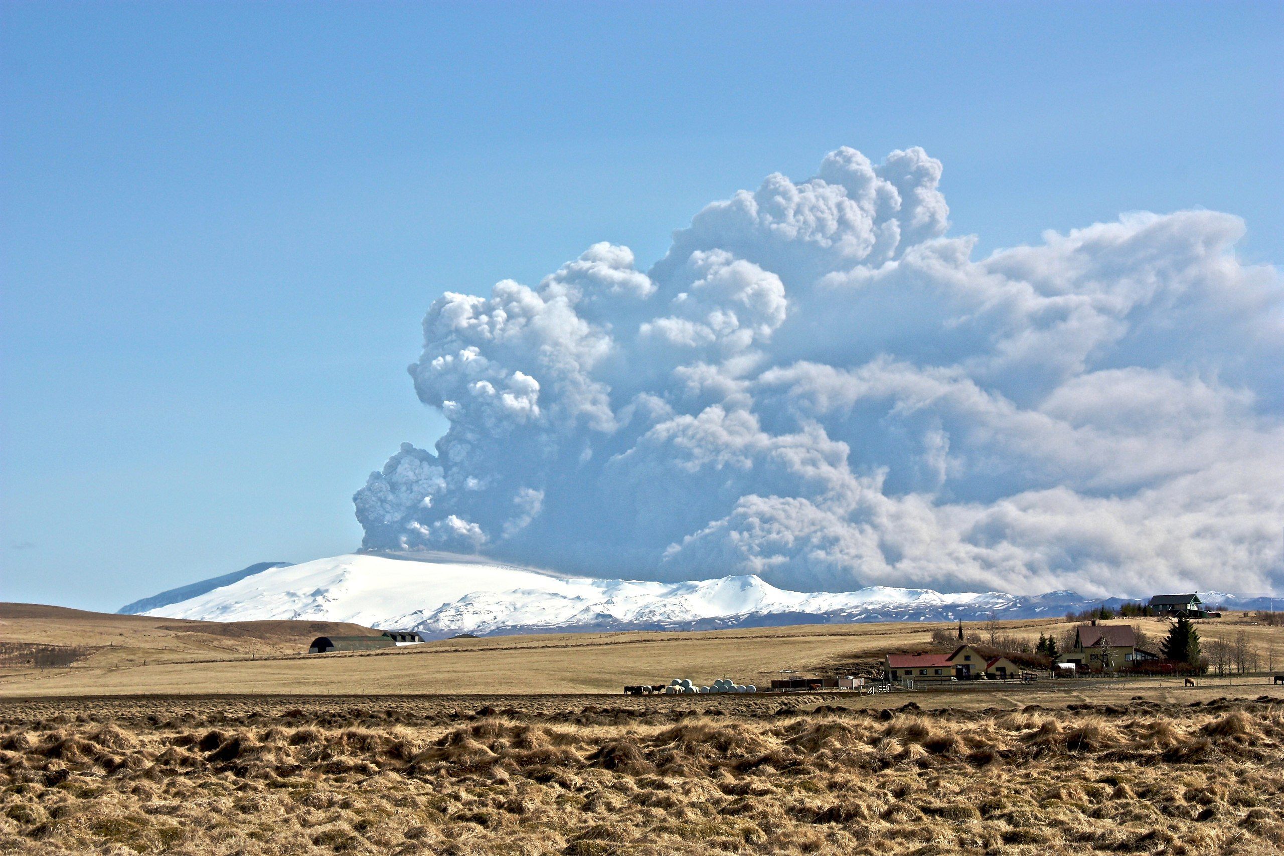 What Would Happen To Flights Around Seattle If Mount Rainier Erupted?