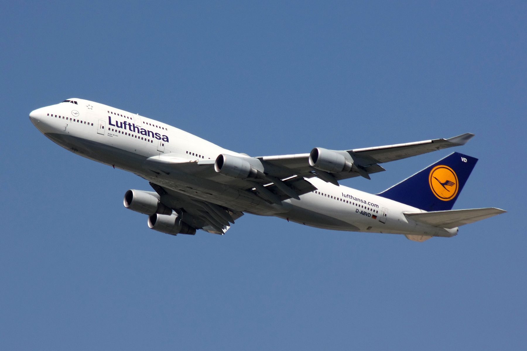 35 Years Of Flight: Which Standard Active Boeing 747-400s Have The