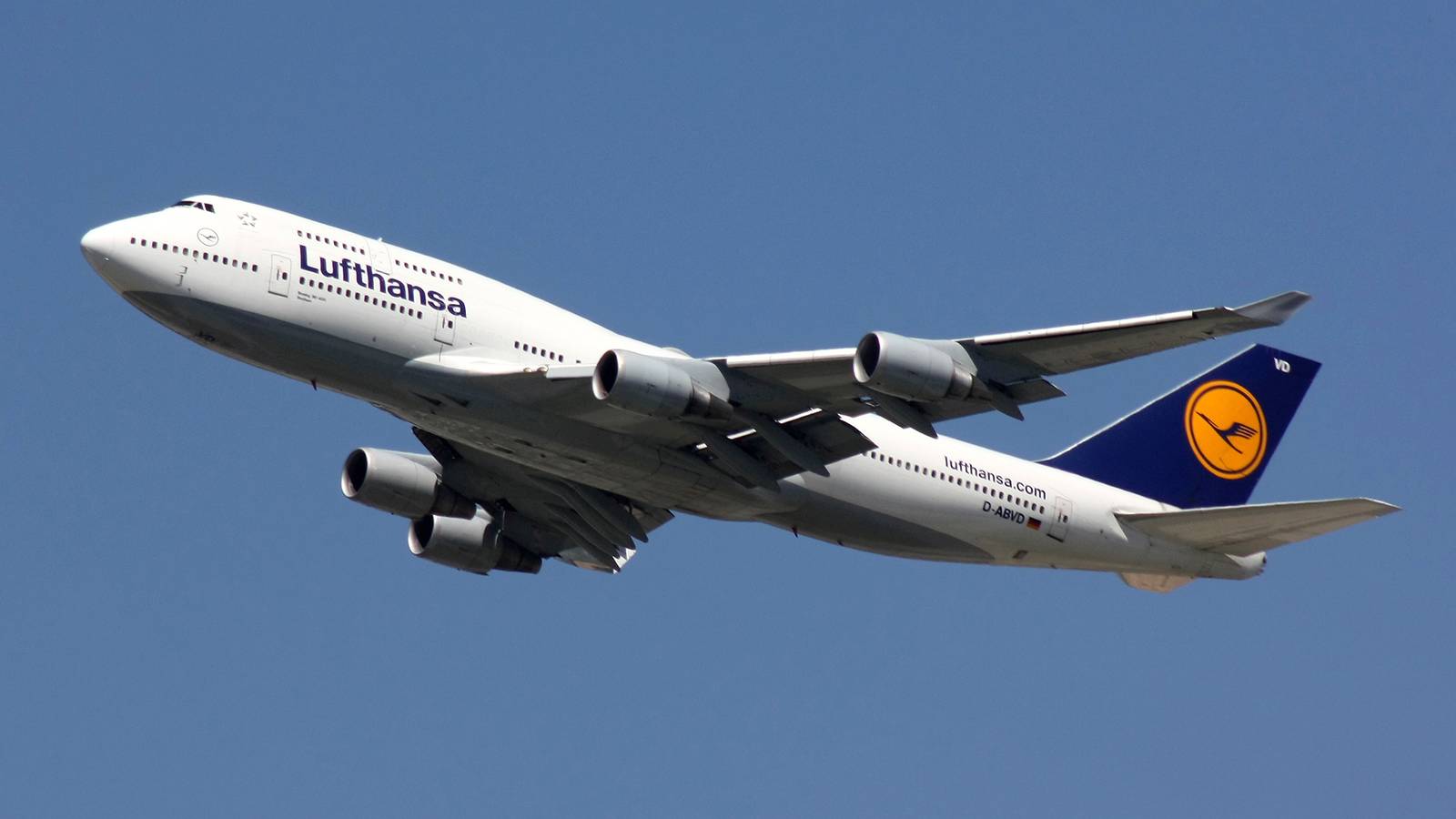 35 Years Of Flight: Which Standard Active Boeing 747-400s Have The Most Cycles?