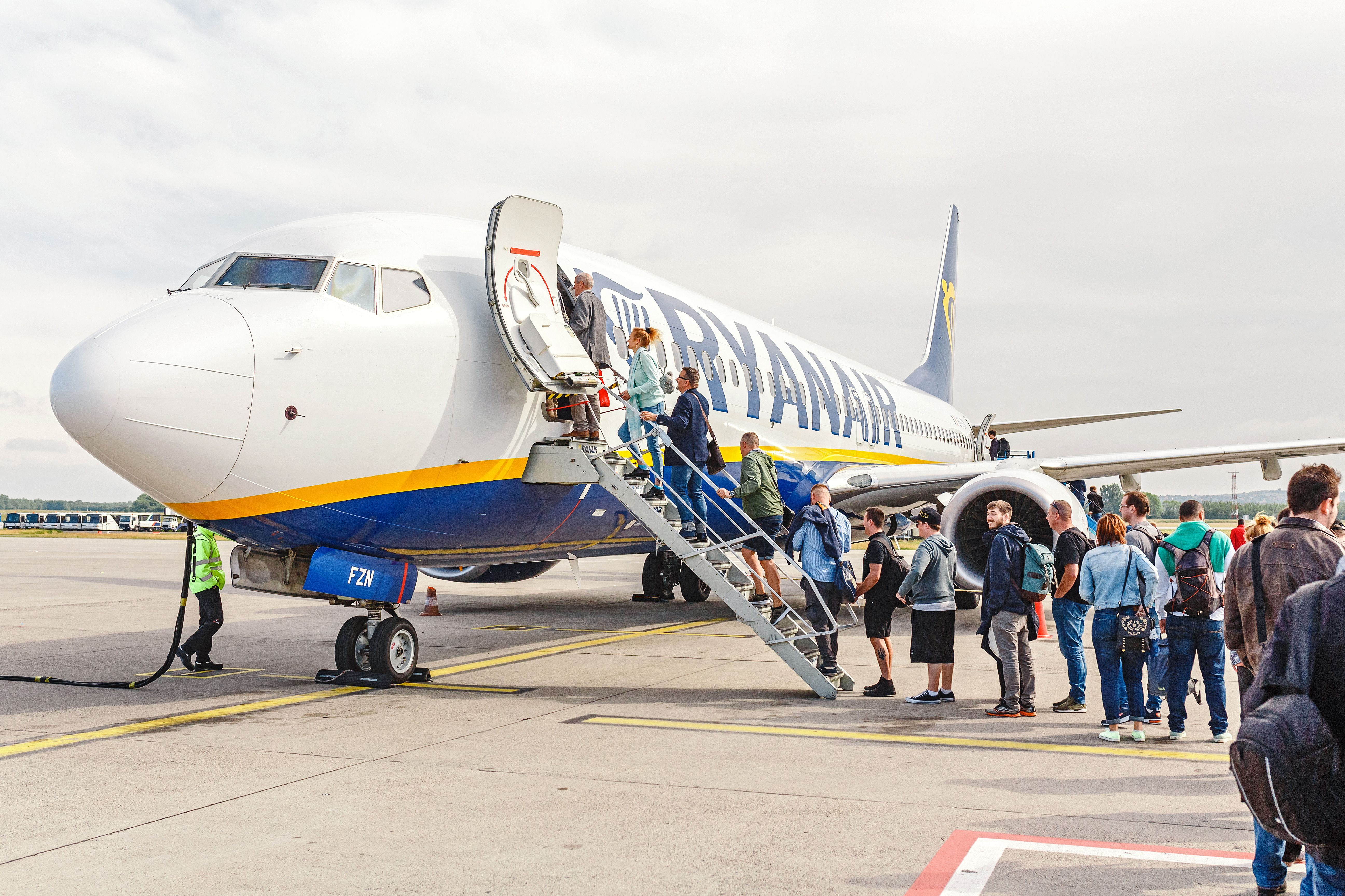 10 Things You Should Never Do On An Airplane
