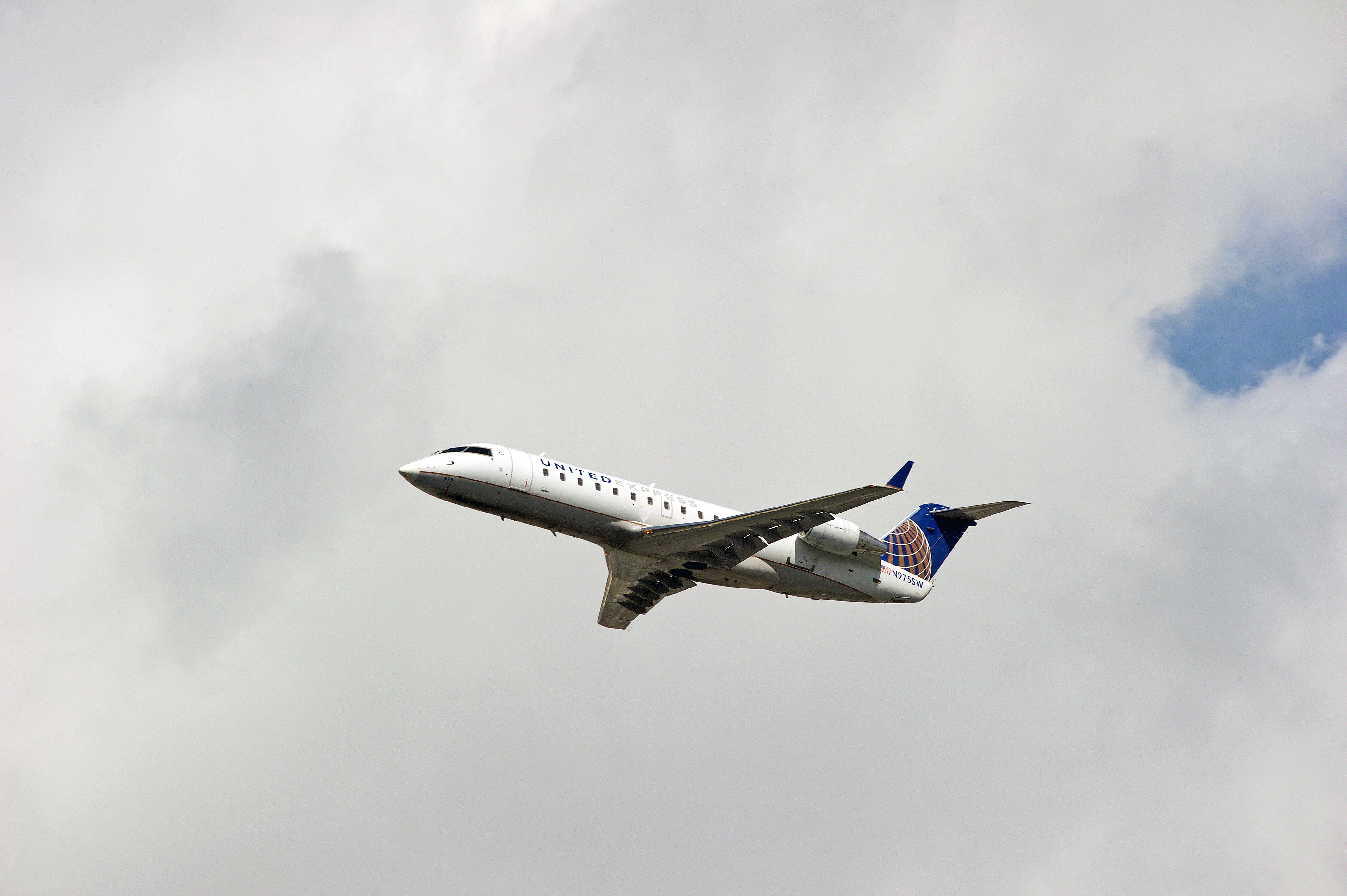 United Express CRJ200 Diverts To Pierre Following Engine Failure