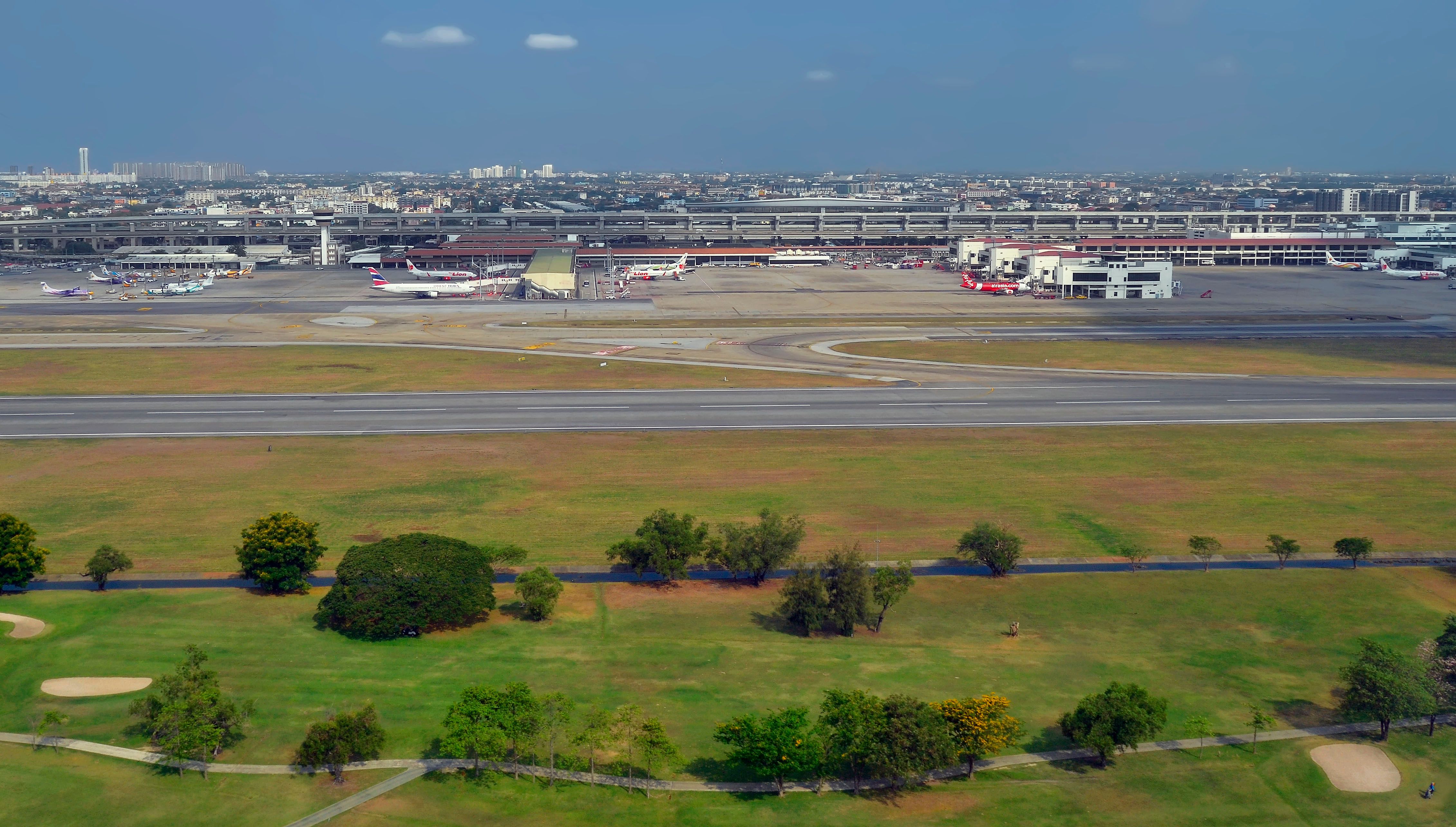 Bangkok Don Mueang International: The Airport With A Golf Course Between Its Runways