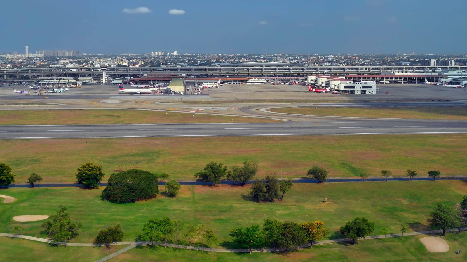 Bangkok Don Mueang International: The Airport With A Golf Course Between Its Runways
