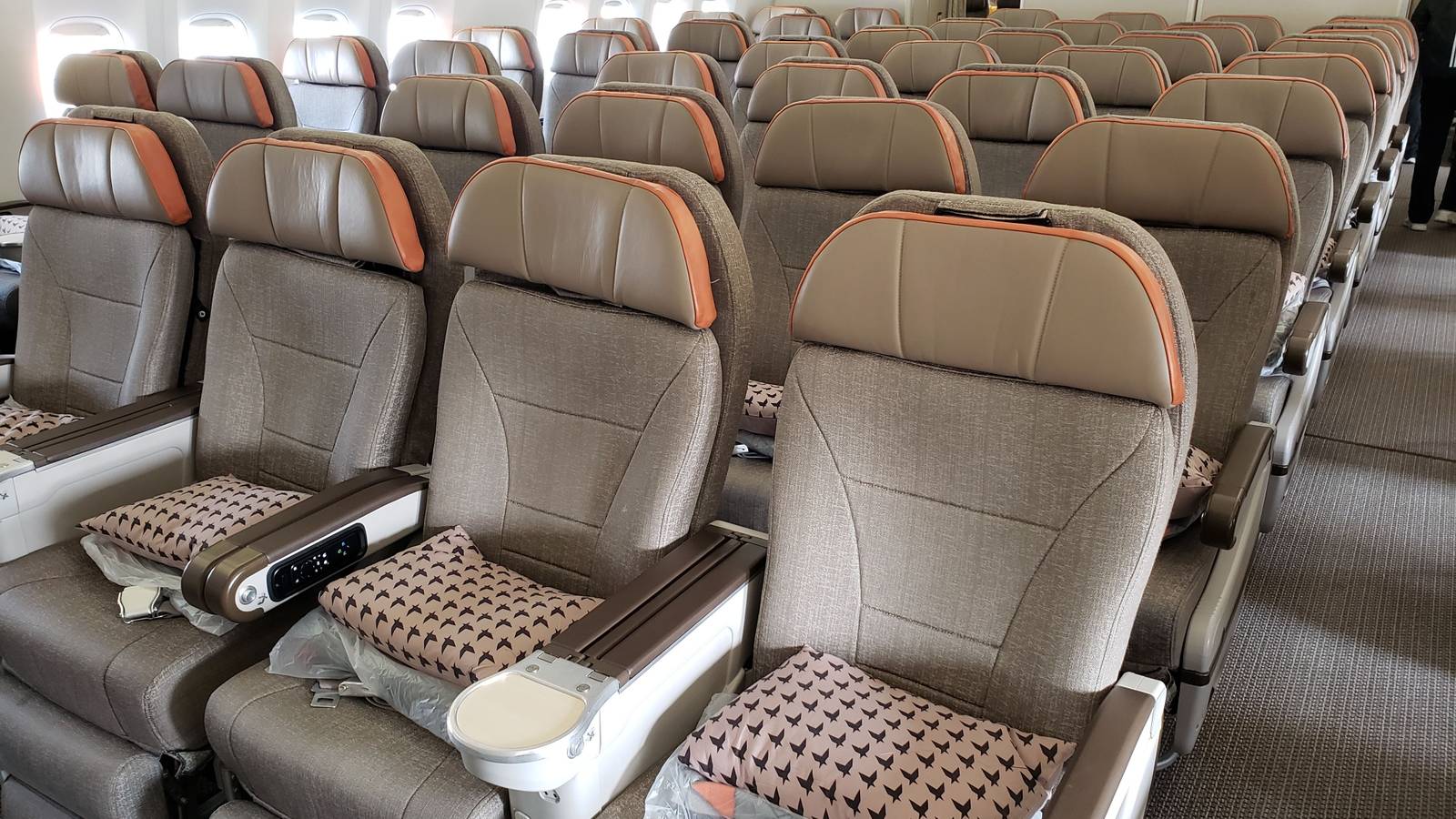 70% Of Passengers Would Upgrade From Economy If Airlines Provided Better Photos
