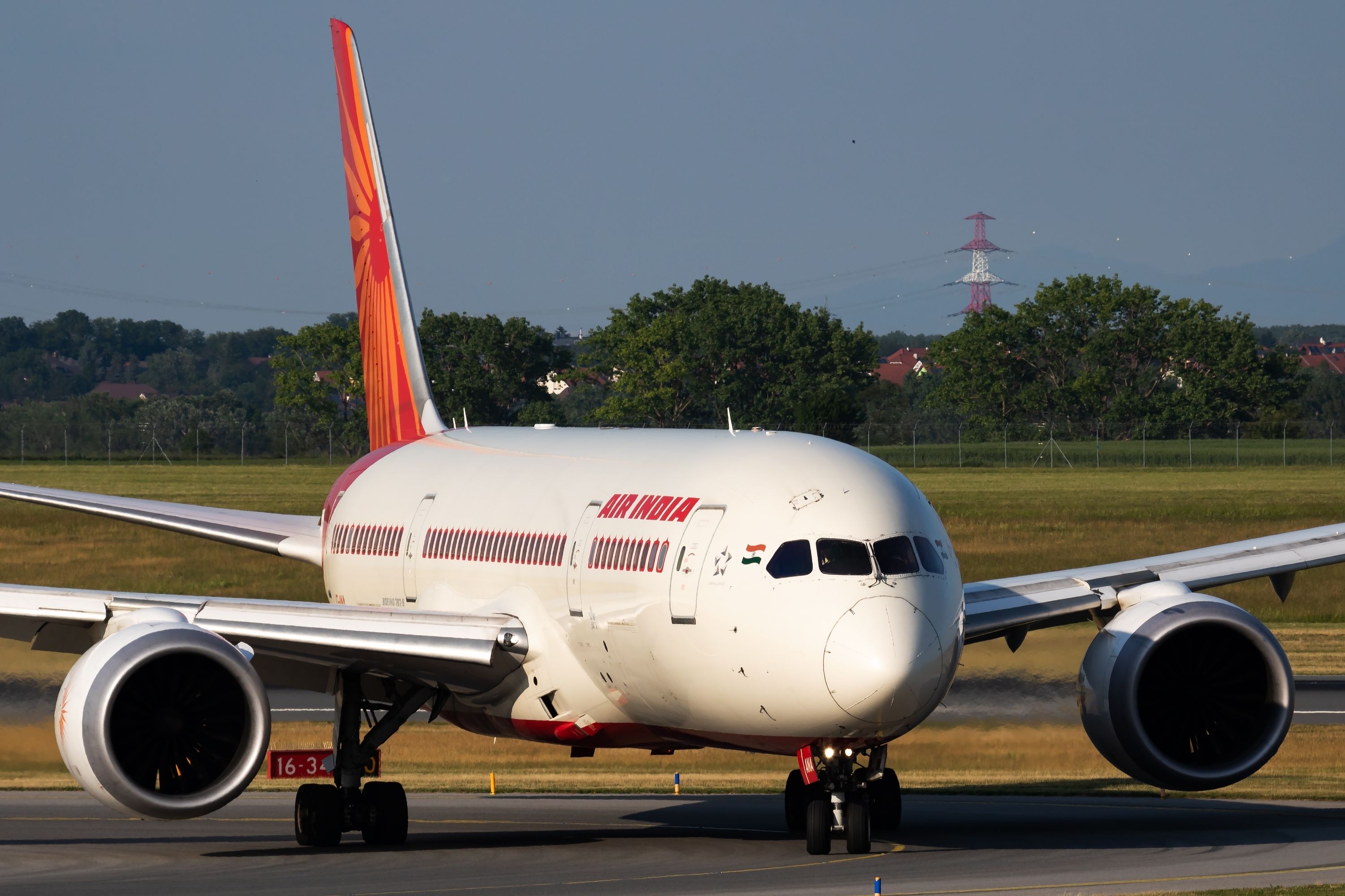 Air India’s Latest Advert Says It’ll Hire Over 1,000 Pilots
