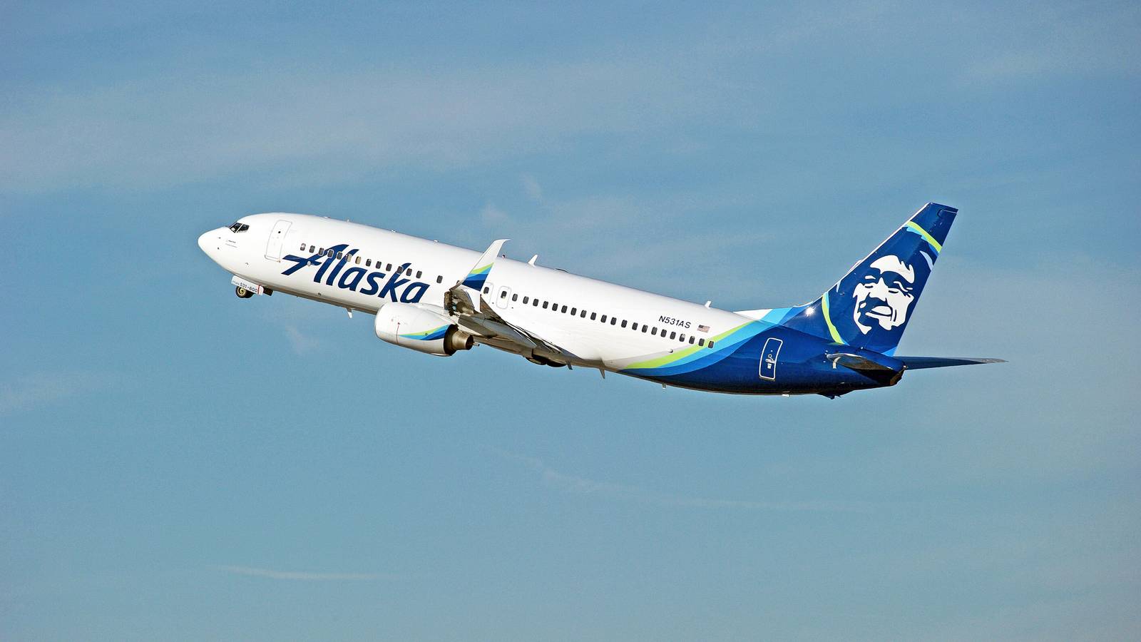 Alaska Airlines Adds Starlux As A Mileage Plan Partner