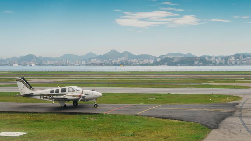 Which Mechanisms Allow Aircraft To Steer While Taxiing On The Ground?