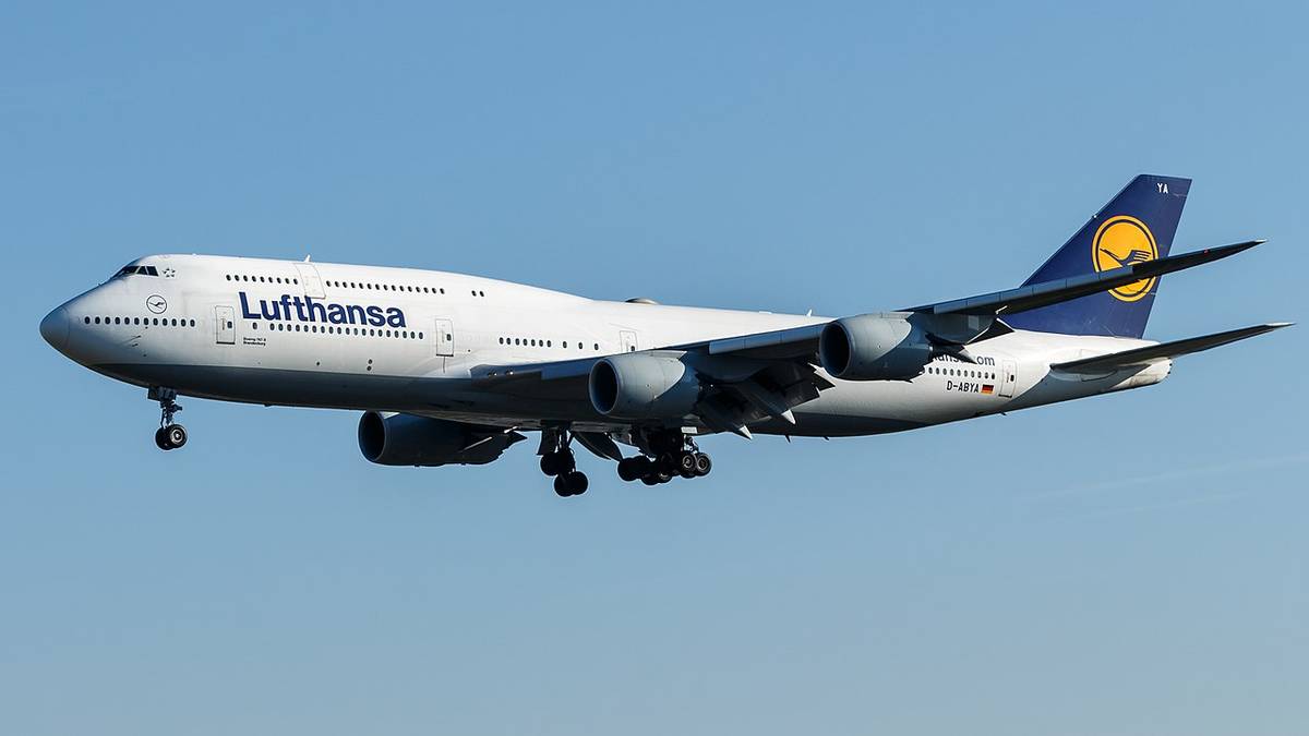 On This Day In 2012 Lufthansa Introduced The Boeing 747-8 On Commercial Flights