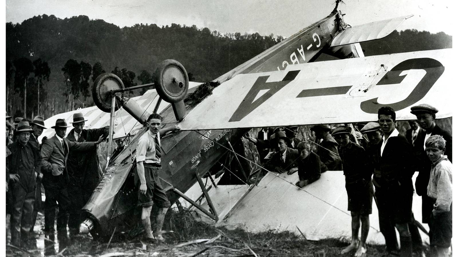 How Guy Menzies Became The First Pilot To Complete A Solo Trans-Tasman Flight