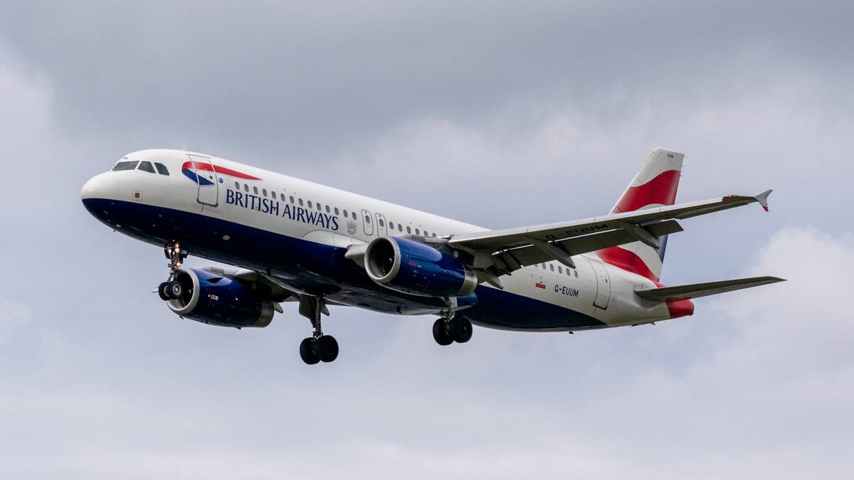 Some British Airways Staff Are Now Wearing The Airline's New Uniform