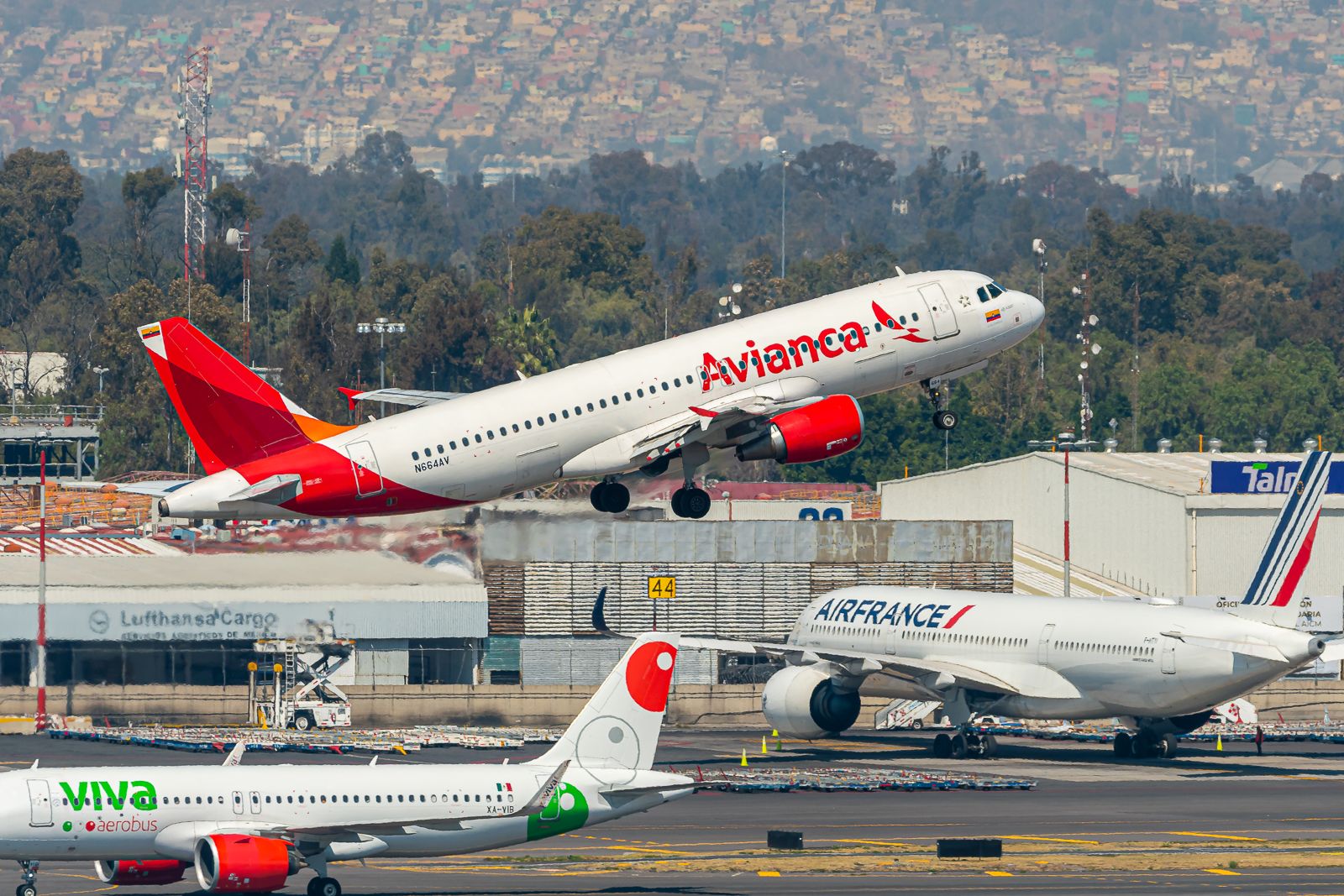 Latin American Passenger Traffic Reaches Pre-Pandemic Levels In March