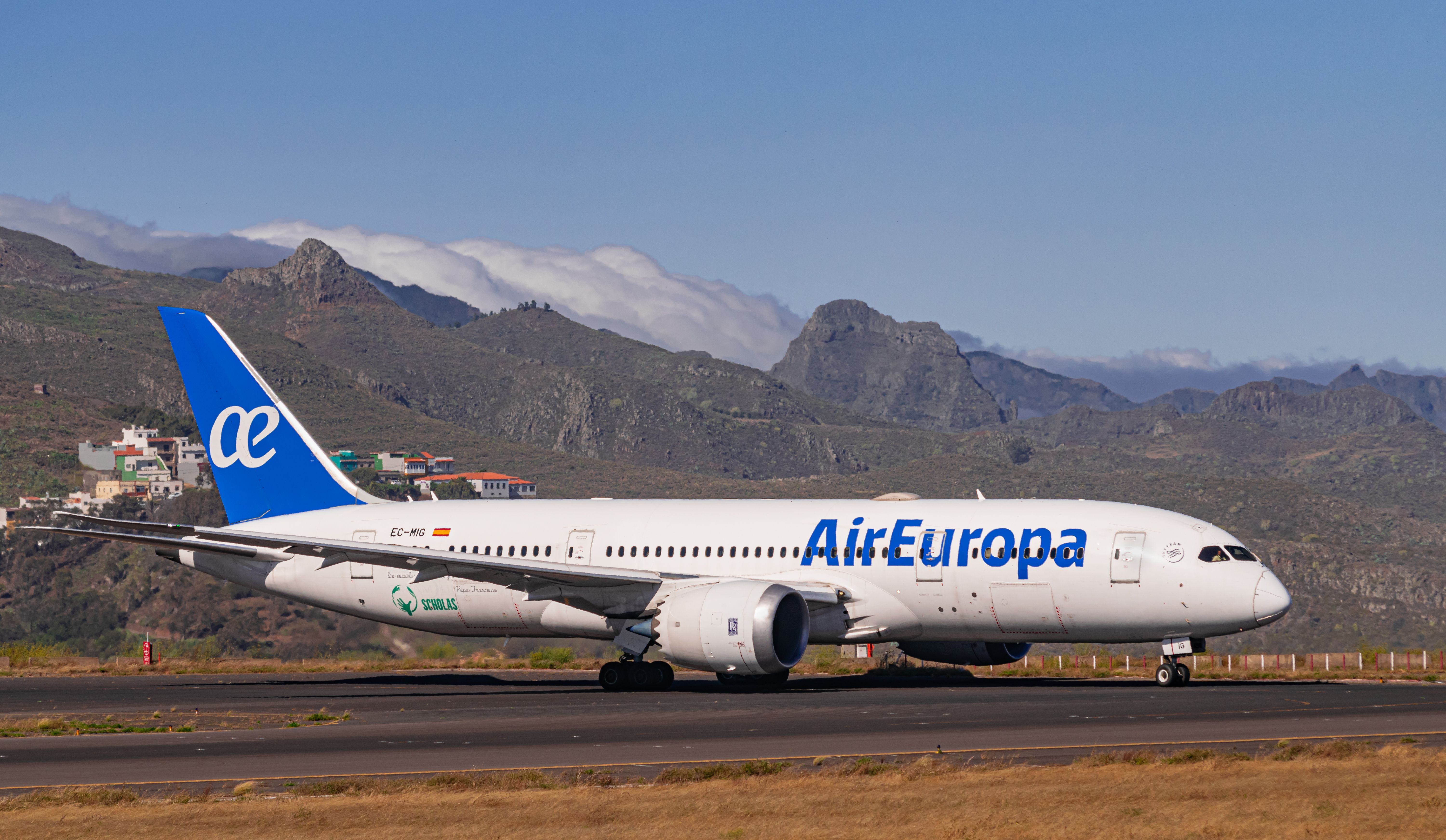 AIR EUROPA エア・ヨーロッパ 787-8 Business Class On Air Europa: Here's What You Get