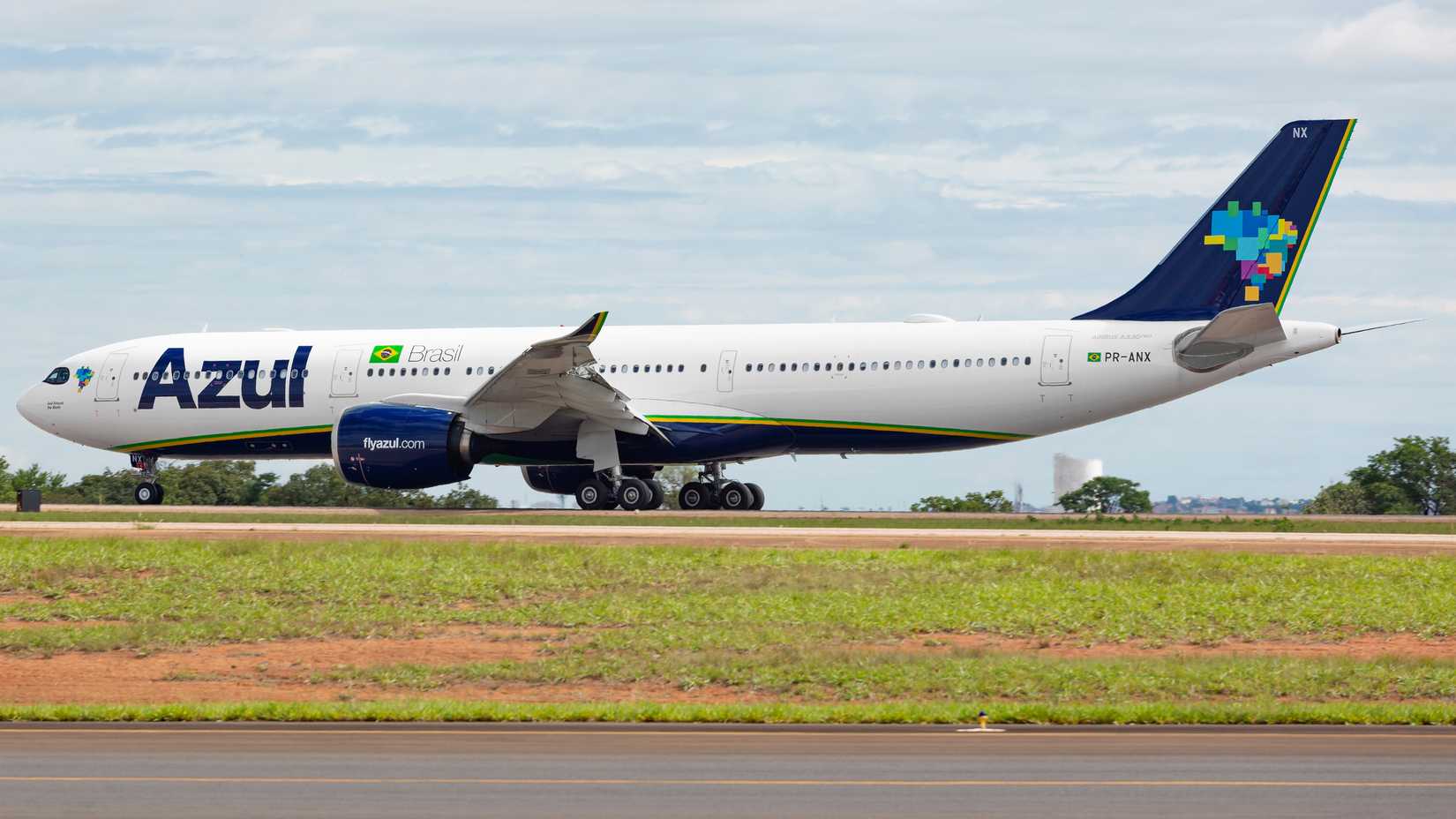 An Azul Linhas Aéreas A330-900 