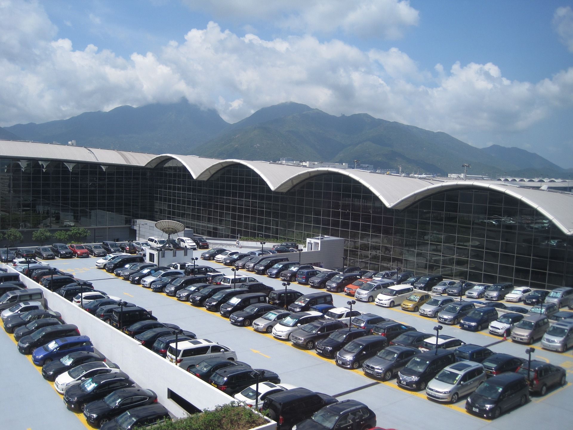 The Complete Guide To Airport Parking Options: Tips & Cost-Saving Strategies