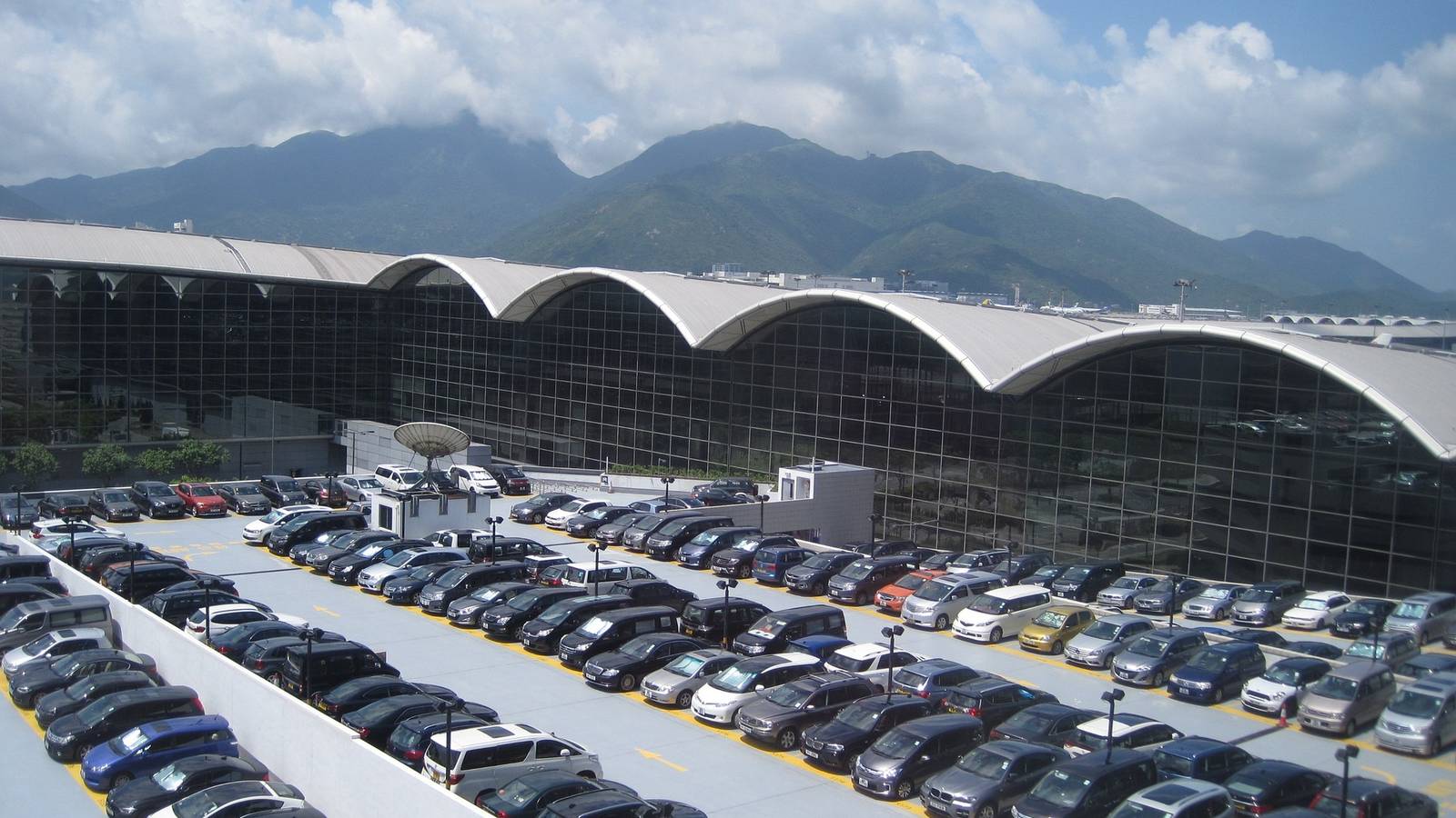 The Complete Guide To Airport Parking Options: Tips & Cost-Saving Strategies
