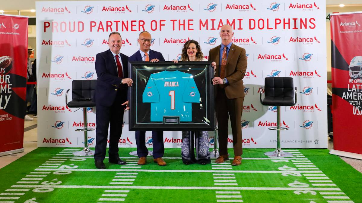 Avianca Signs Partnership With The Miami Dolphins