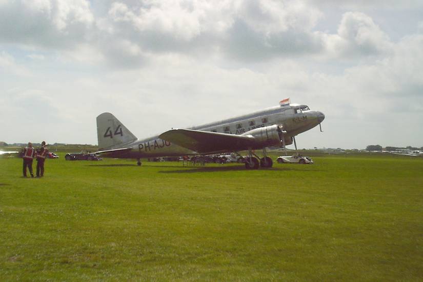 Australia's HARS Restoring Historic 1935 Douglas DC-2