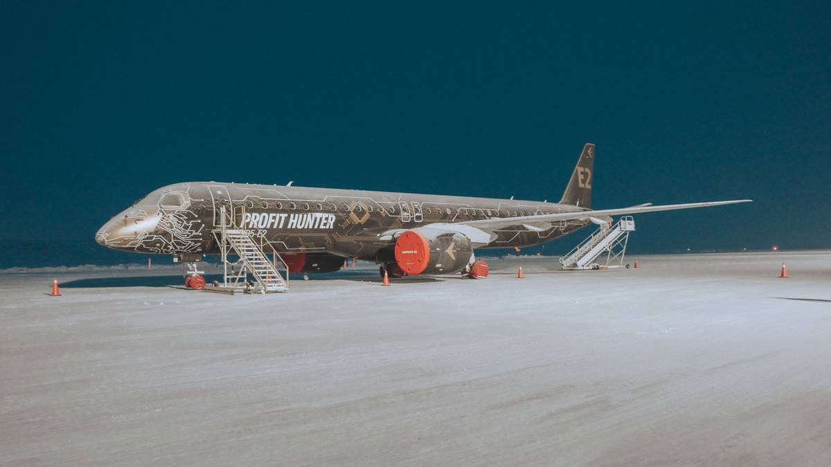 TUI fly Belgium Receives 1st Embraer E195-E2