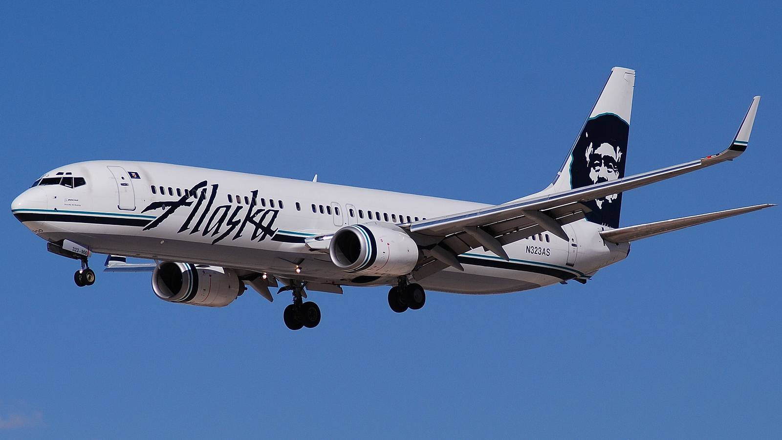 The Unlikely Role Played By Alaska Airlines In Bringing The Cold War To An End