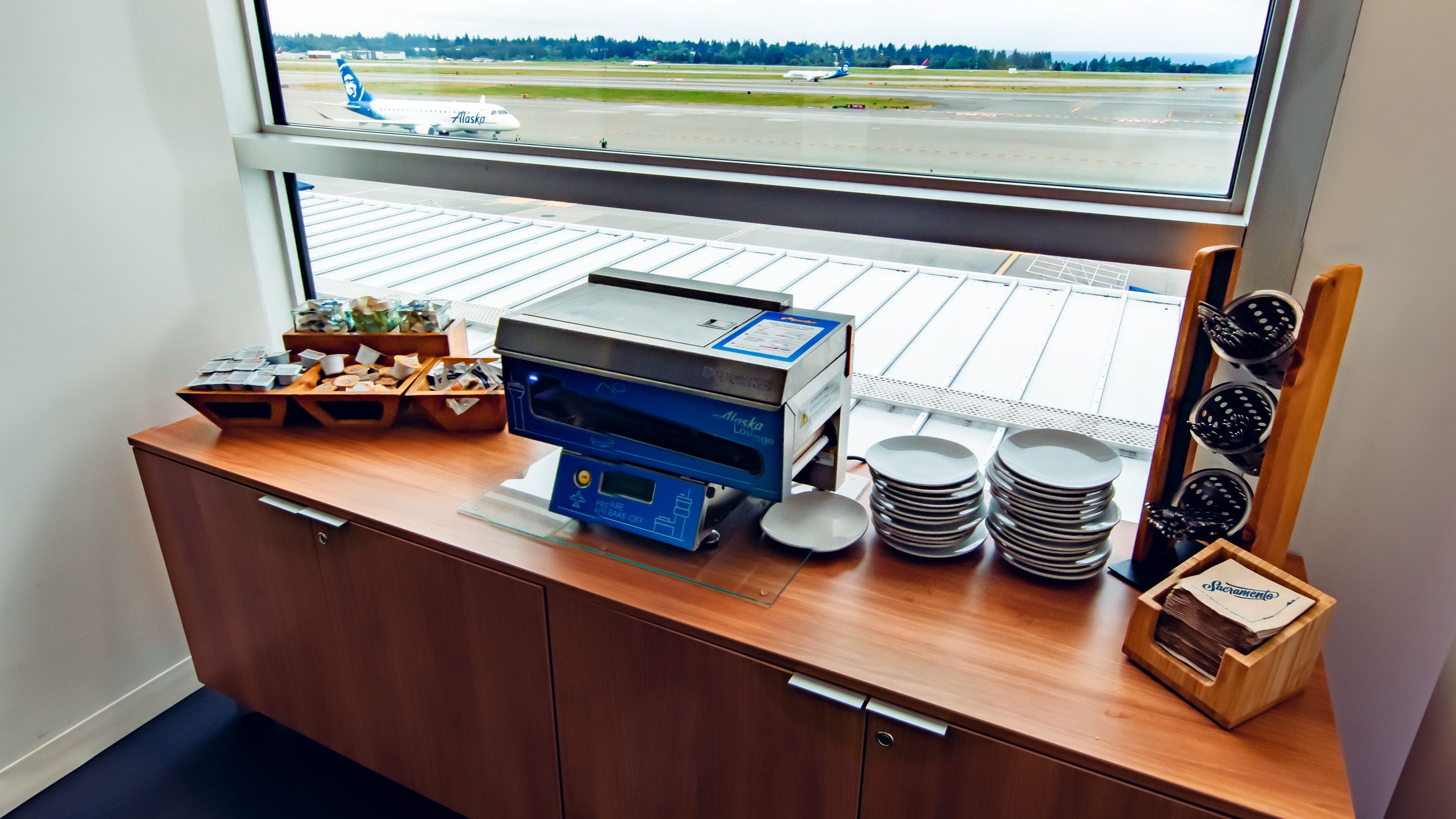 Lounge Review: Alaska Airlines Lounge At Seattle Tacoma International Airport