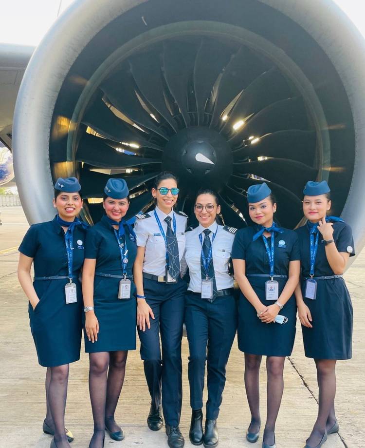 Things You Should Know Before Becoming A Flight Attendant