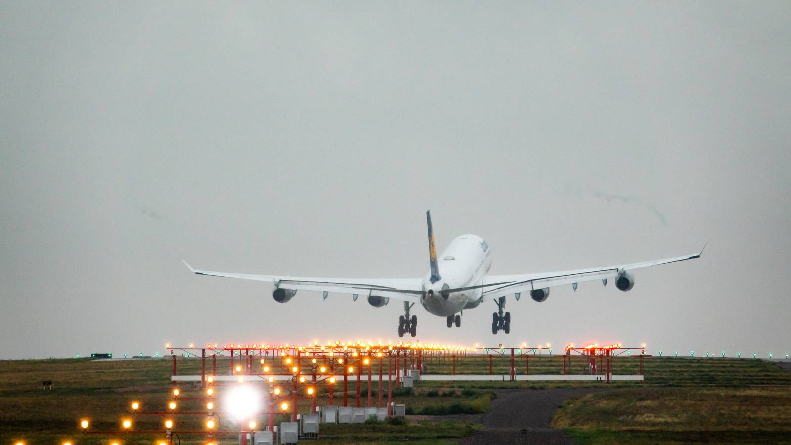 Groundstop Issued At Denver International Airport Due To Inclement Weather