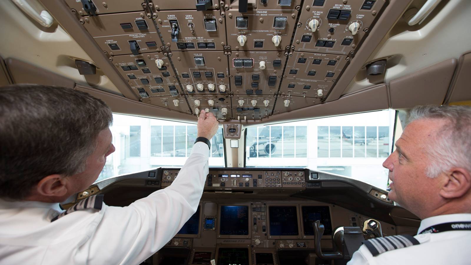 From The Field To The Flight Deck: How NFL Player Kevin Houser Became An Airline Captain