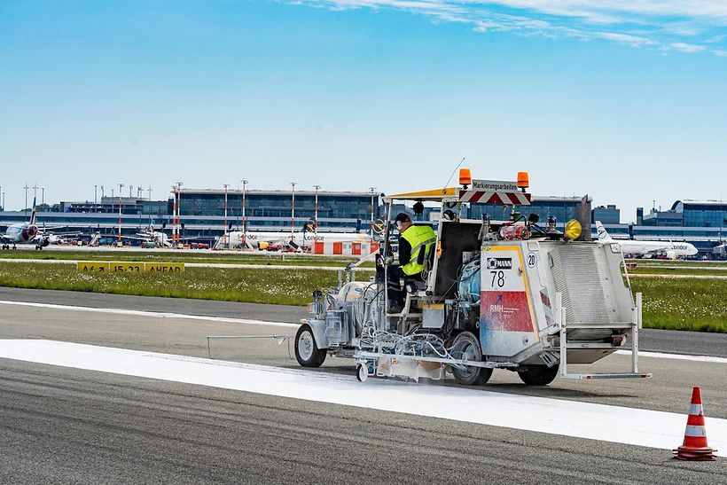 Hamburg Airport Runway Will Close For 4 Weeks To Be Resurfaced