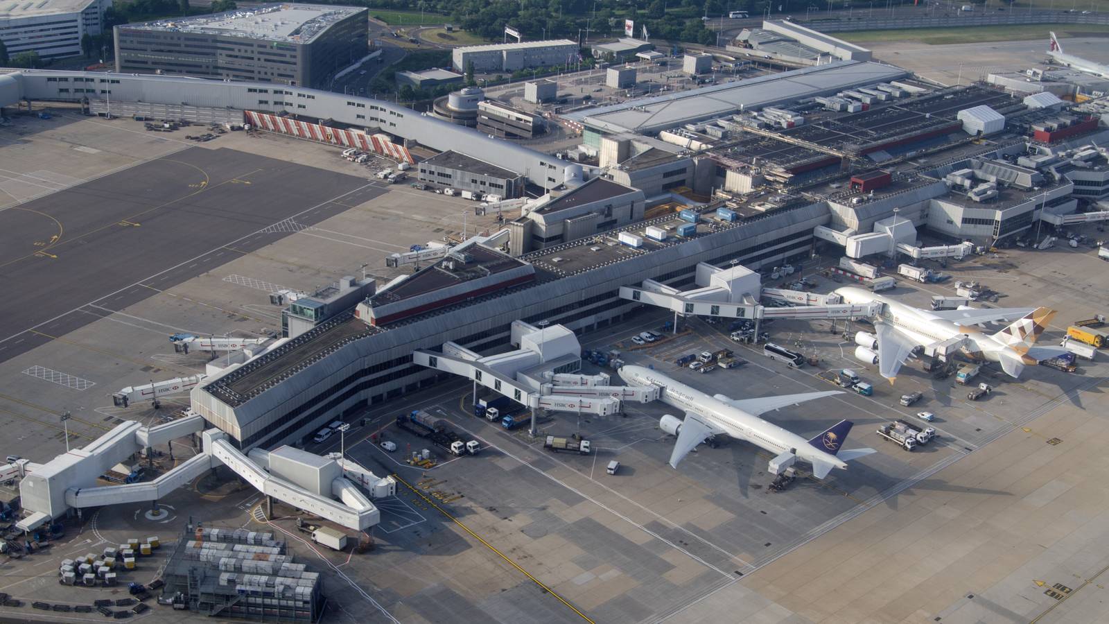 Can UK Airports Continue To Expand & Still Reach 'Net-Zero'?