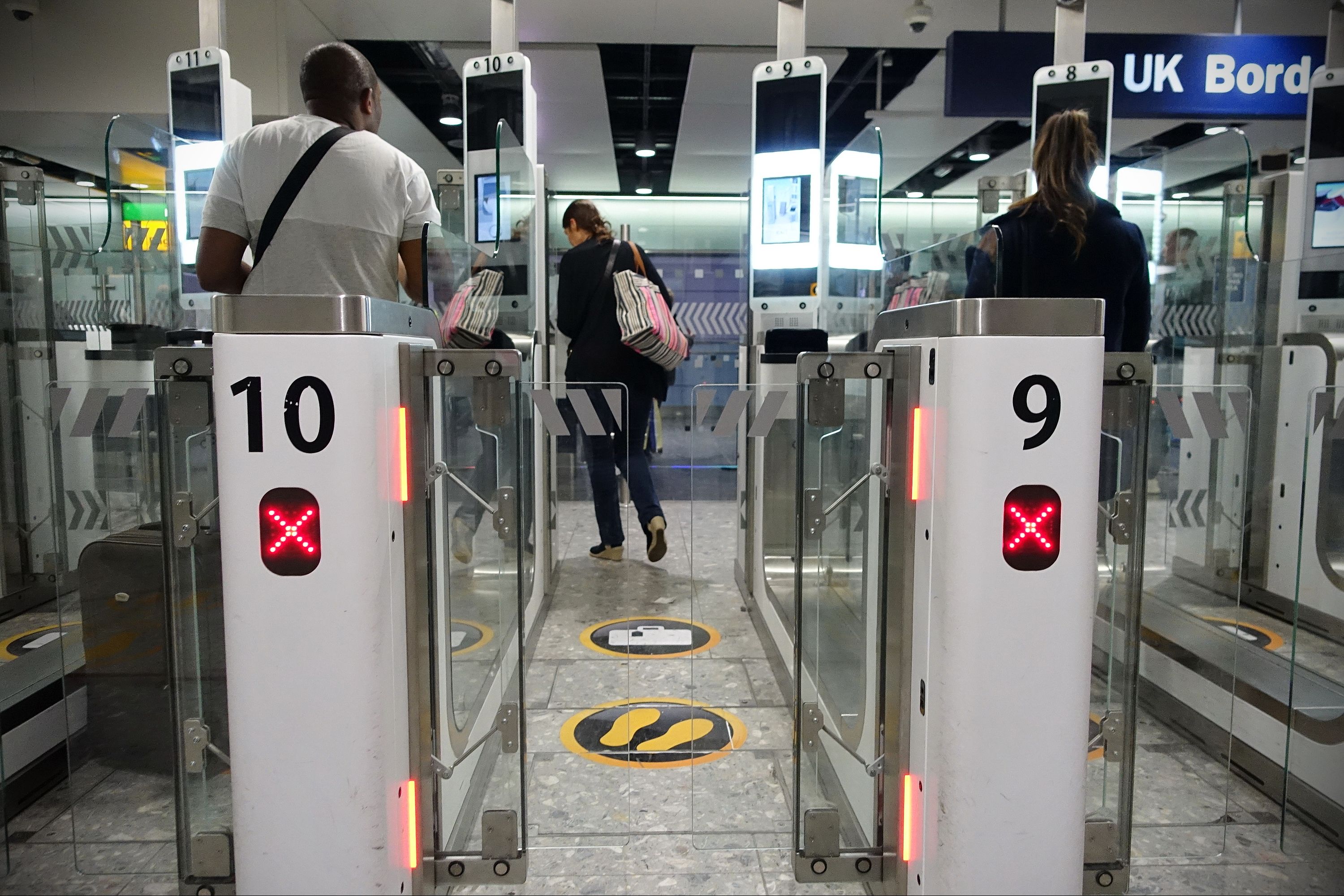 Passengers Face Delays As UK Airport E-Gates Stop Working