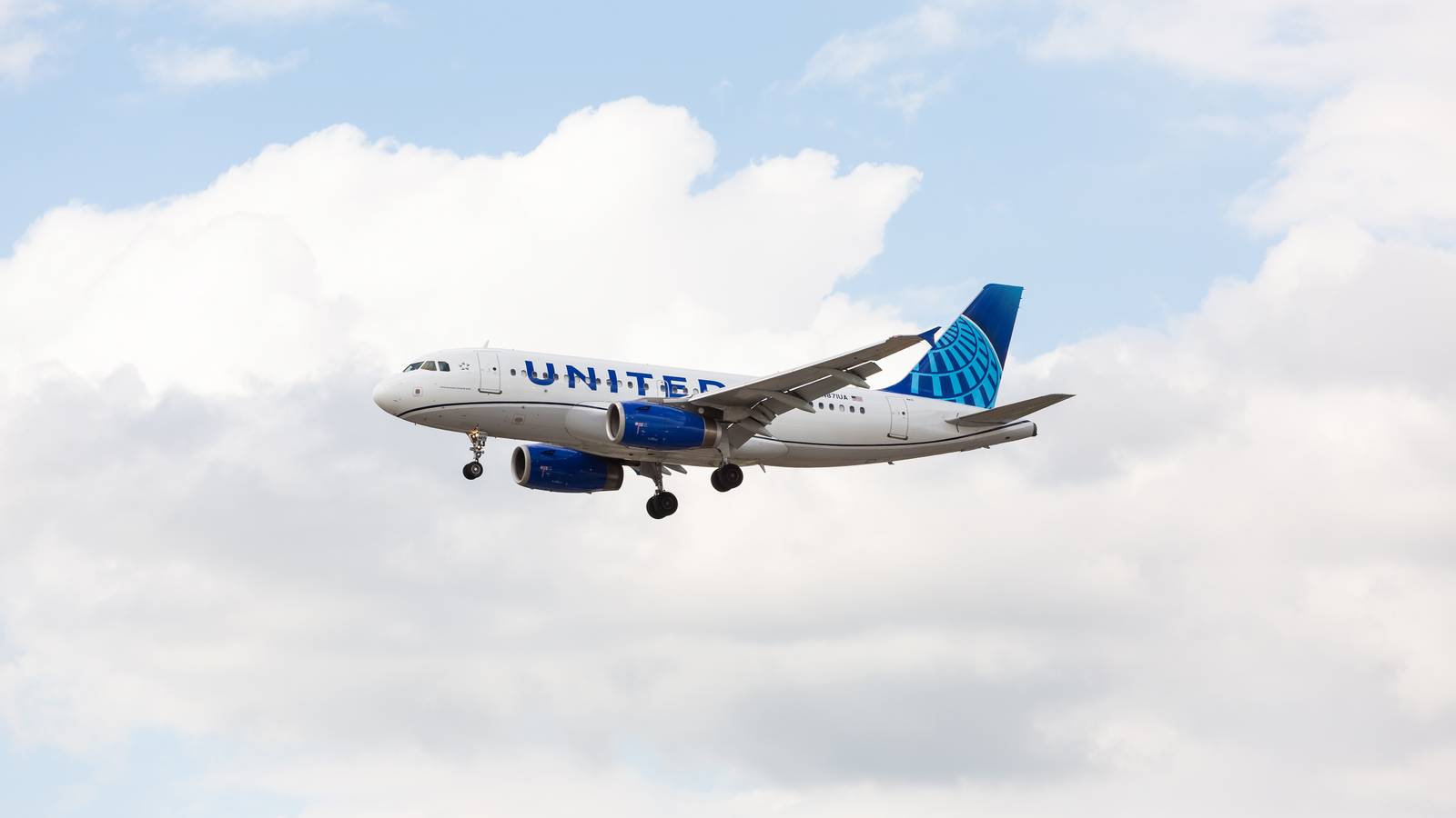 United Airlines Introduces 1st Reconfigured Airbus A319